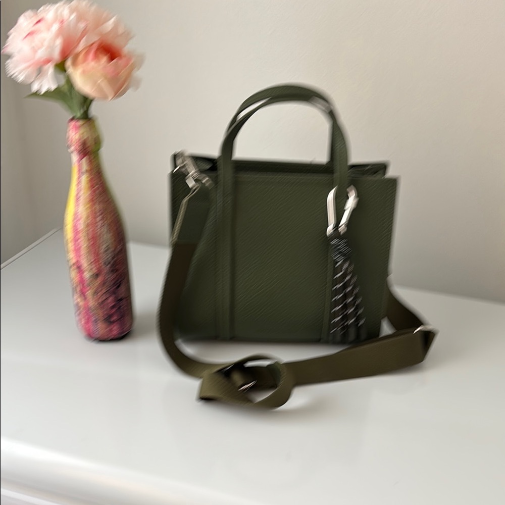 Urban Originals Elegant Olive Green Handbag